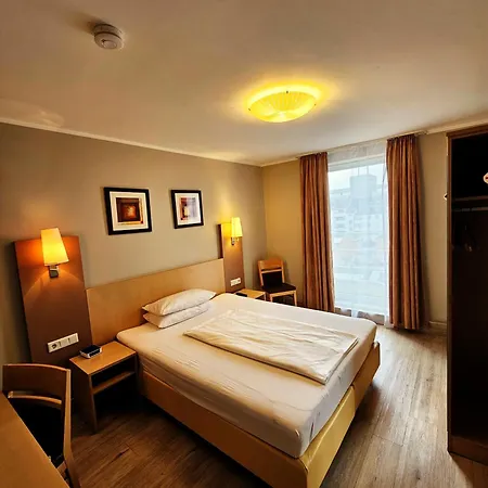 Atomis Hotel Duesseldorf City Exterior photo