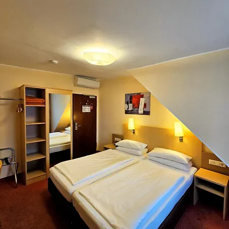 Atomis Hotel Duesseldorf City Exterior photo