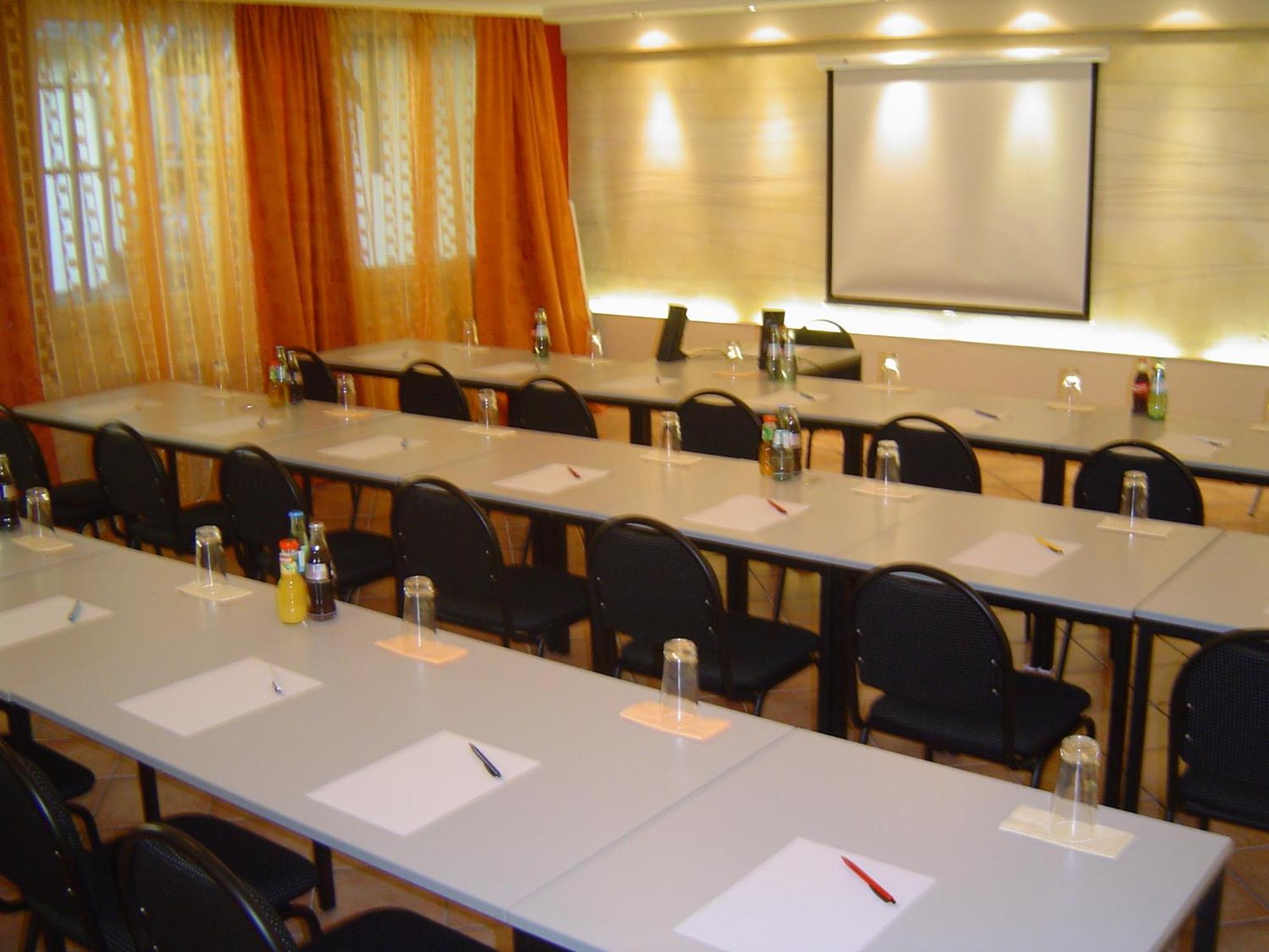 Hotel Atomis 3*