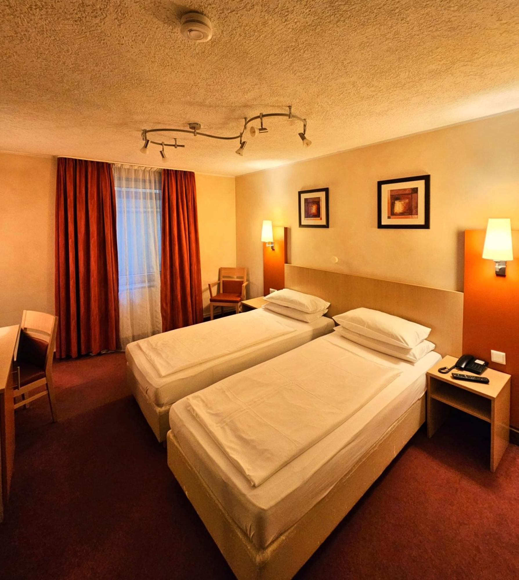 Hotel Atomis 3*