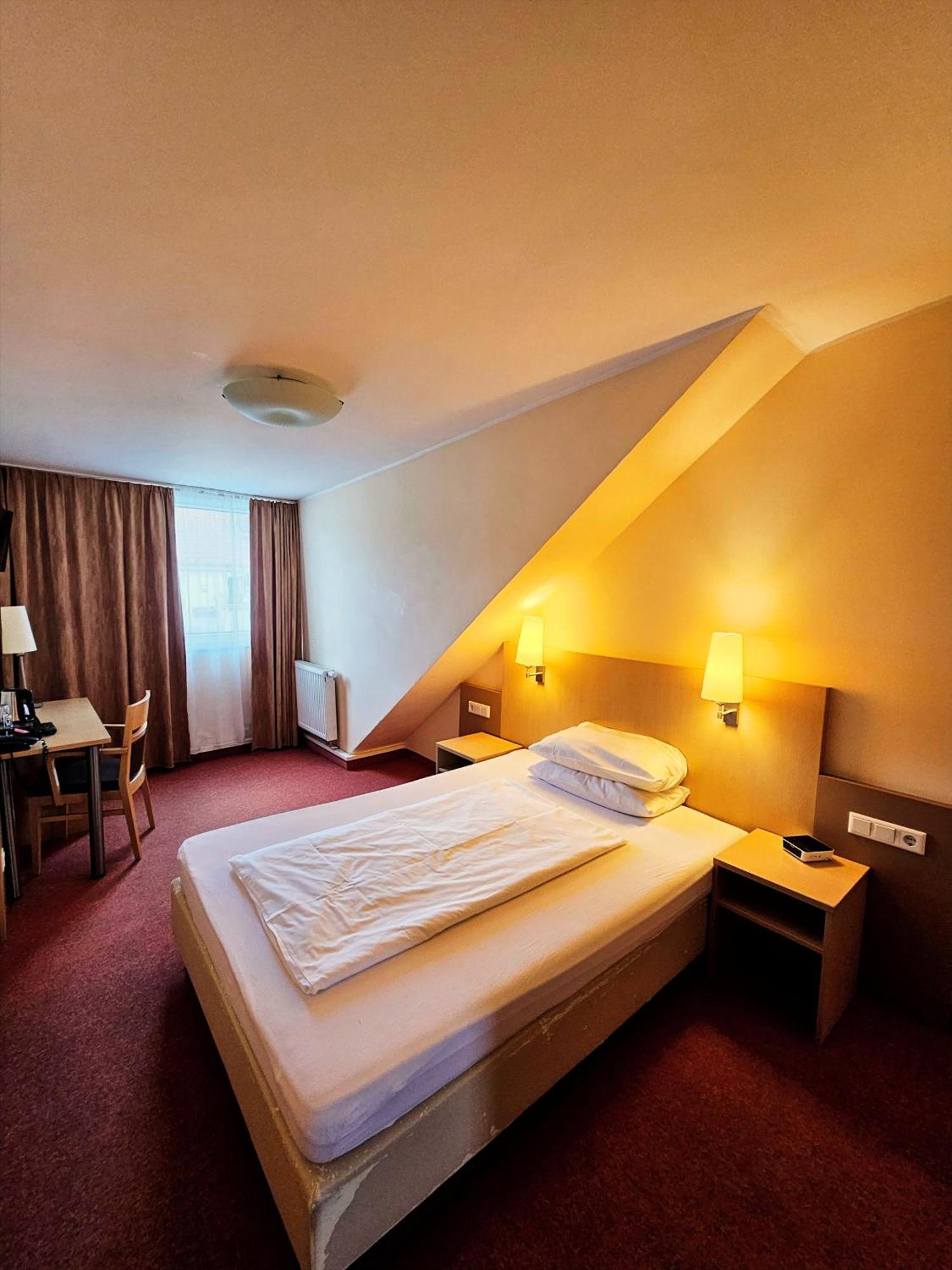 Atomis Hotel Dusseldorf