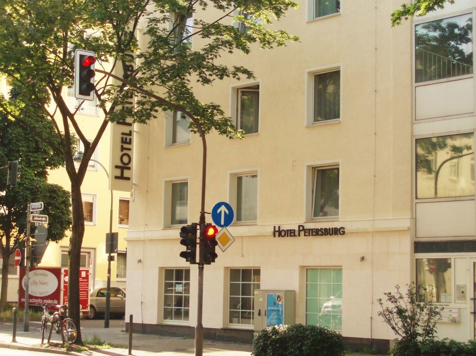 Atomis 3* Dusseldorf