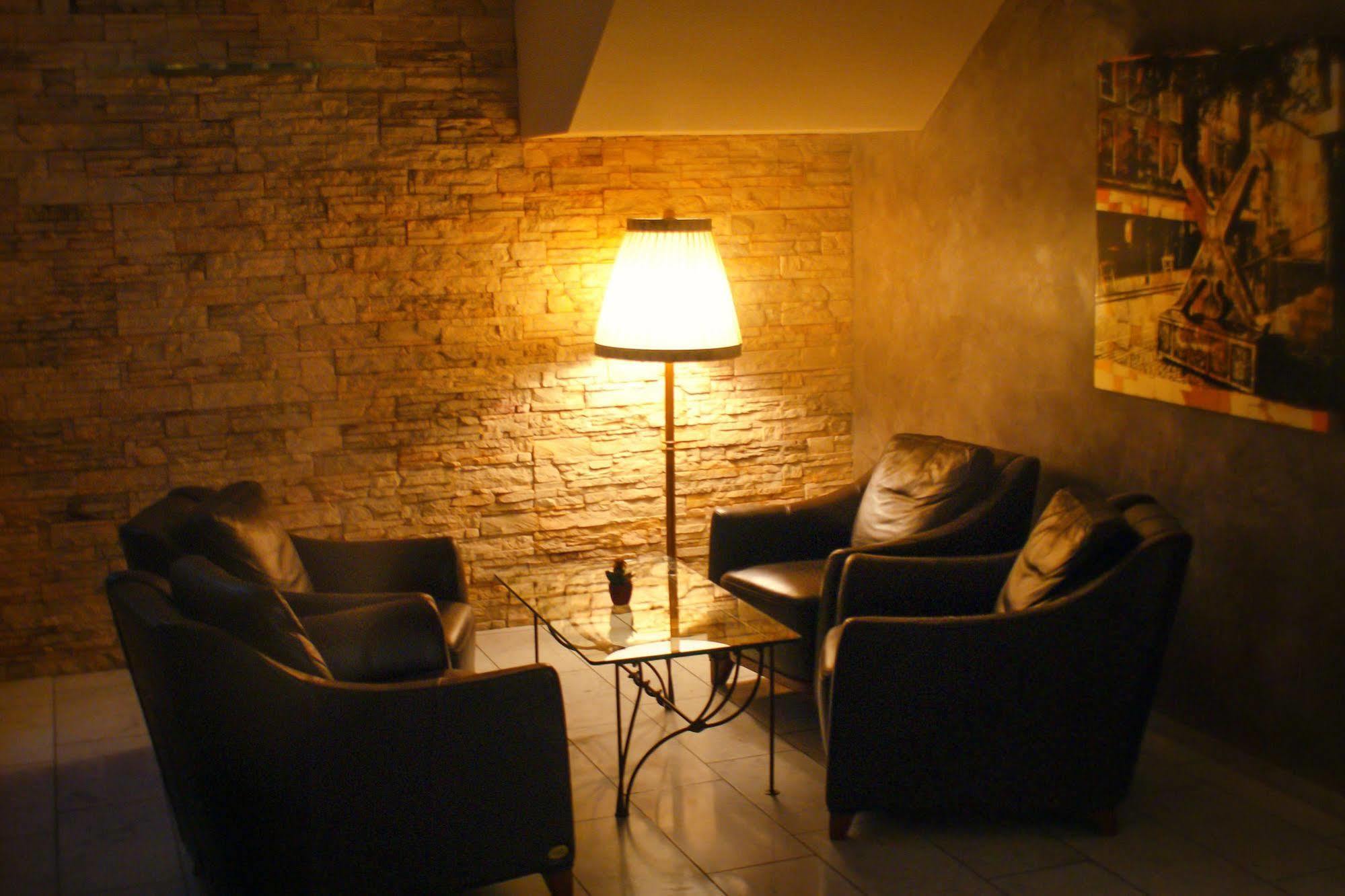 Atomis Hotel